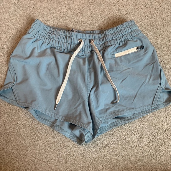 Vuori Pants - Vuori Clementine Short 2.0 Shade